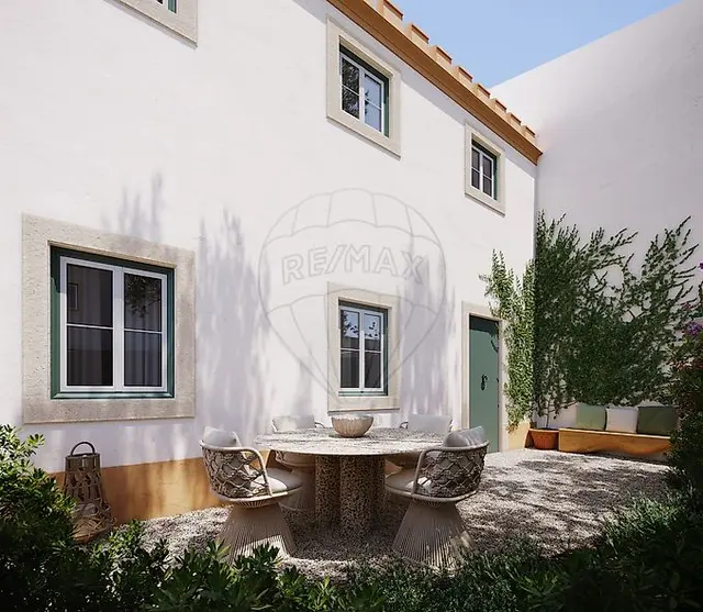 4-Bedroom House for Sale in Lisbon